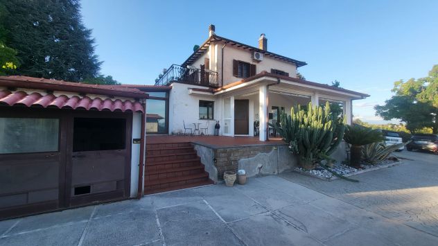 casa indipendente in vendita a Lariano