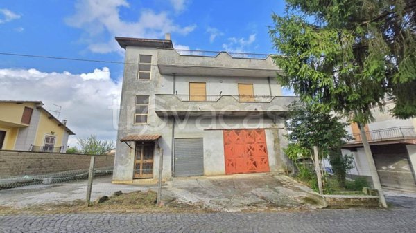 casa indipendente in vendita a Lariano