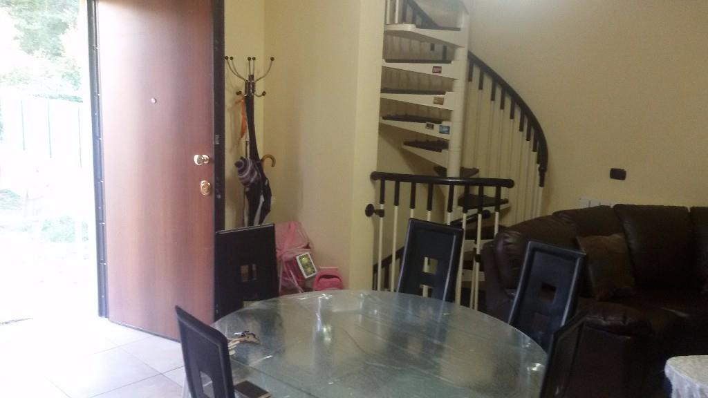 casa indipendente in vendita a Lariano