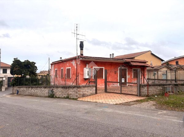 casa indipendente in vendita a Lariano