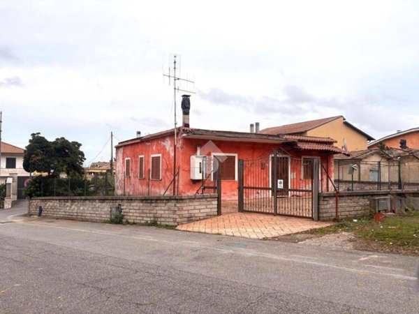 casa indipendente in vendita a Lariano