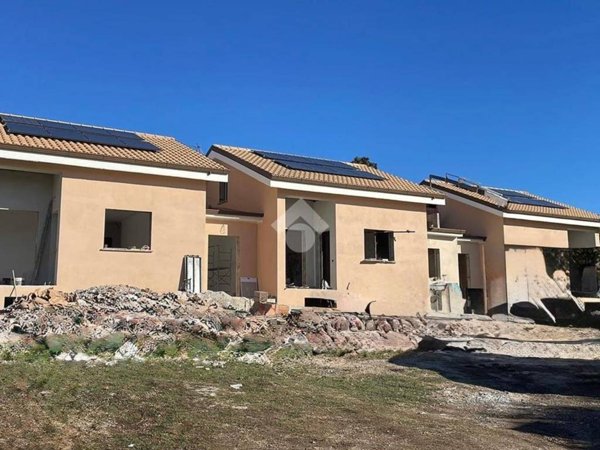 casa indipendente in vendita a Lariano