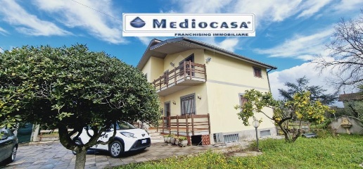 casa indipendente in vendita a Lariano