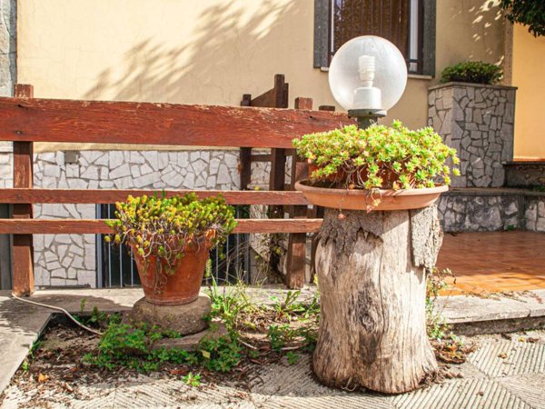 casa indipendente in vendita a Lariano