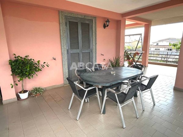 casa indipendente in vendita a Lariano