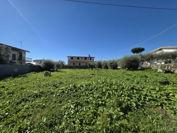 terreno edificabile in vendita a Lariano