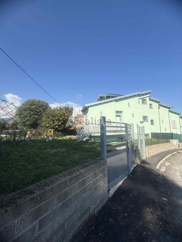 casa indipendente in vendita a Lariano