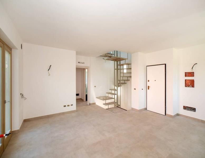 casa indipendente in vendita a Lariano