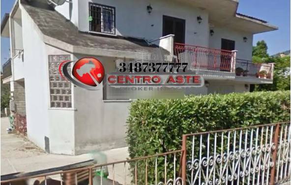 casa indipendente in vendita a Lariano