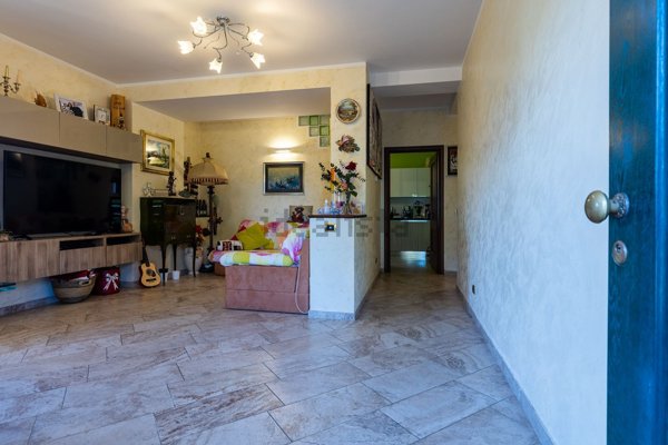 casa indipendente in vendita a Lariano