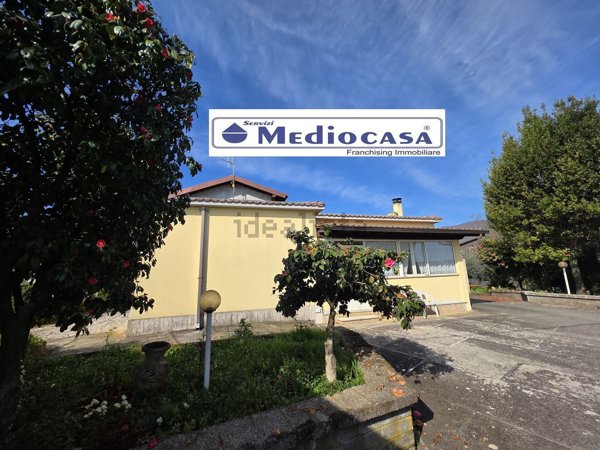 casa indipendente in vendita a Lariano