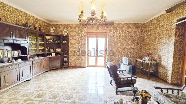 casa indipendente in vendita a Lariano