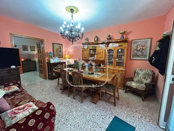 casa indipendente in vendita a Lariano