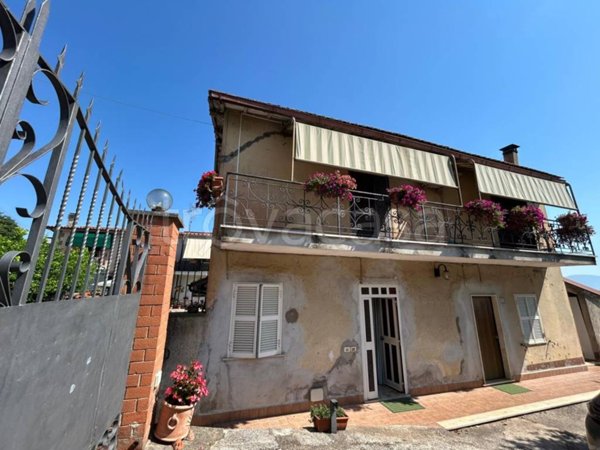 casa indipendente in vendita a Lariano