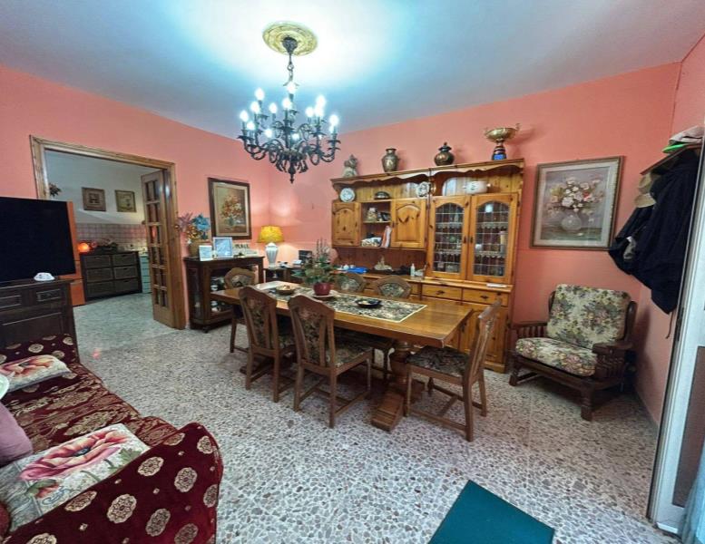 casa indipendente in vendita a Lariano