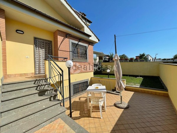 casa indipendente in vendita a Lariano