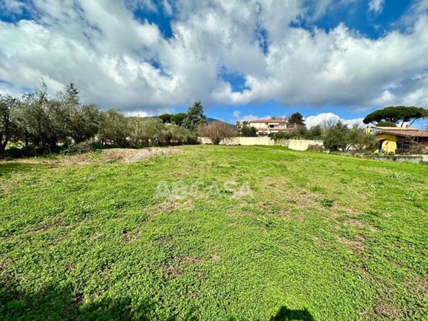 terreno edificabile in vendita a Lariano