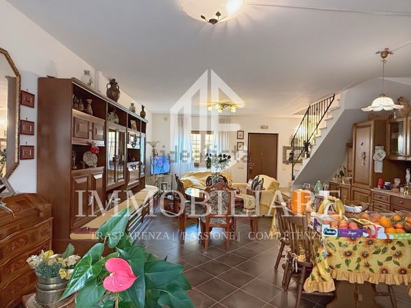 casa indipendente in vendita a Lariano