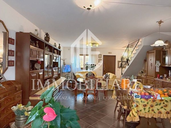 casa indipendente in vendita a Lariano