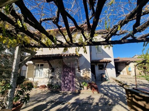 casa indipendente in vendita a Lariano