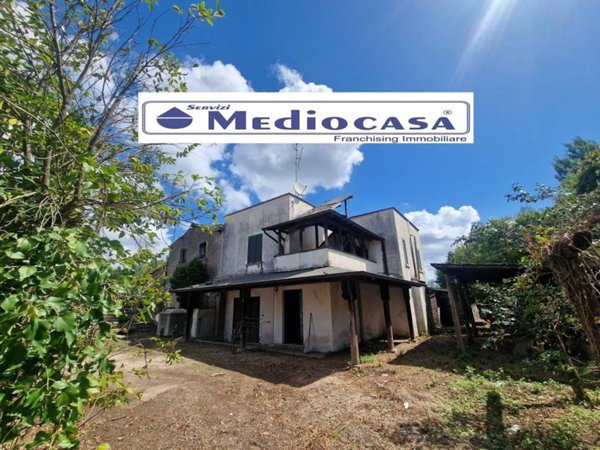 casa indipendente in vendita a Lariano