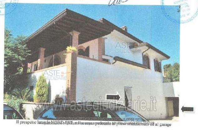 villa in vendita a Lariano