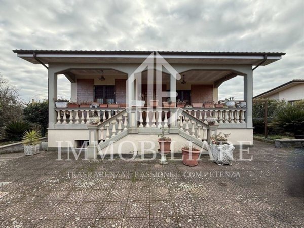 casa indipendente in vendita a Lariano