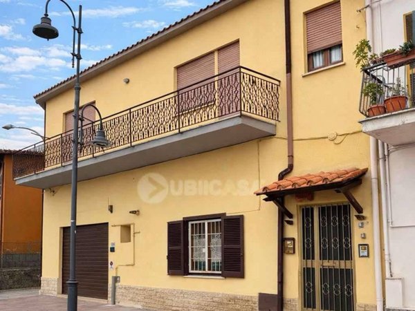 casa indipendente in vendita a Lariano