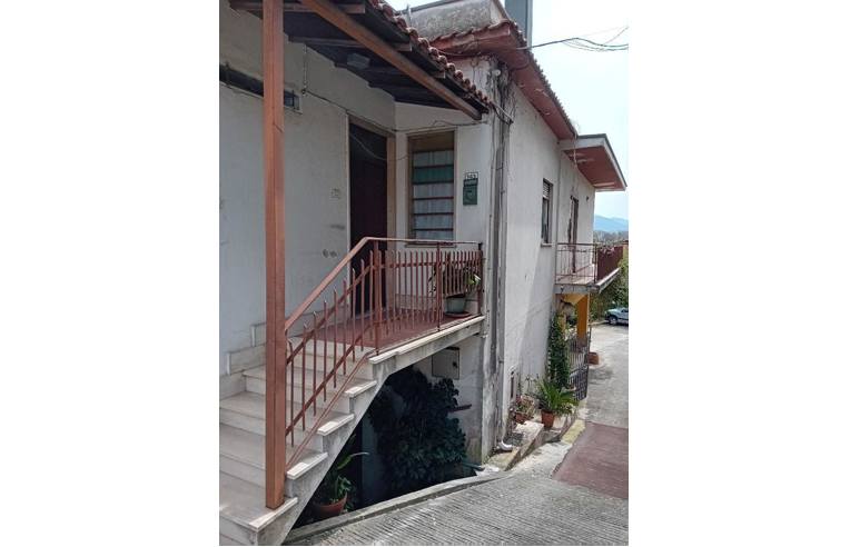 casa indipendente in vendita a Lariano