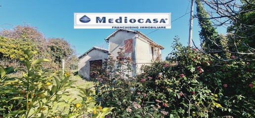 casa indipendente in vendita a Lariano