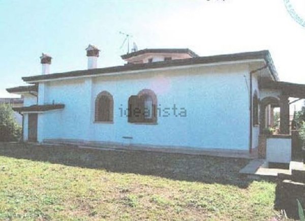 casa indipendente in vendita a Lariano