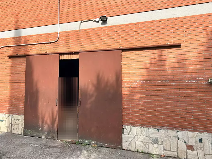 negozio in vendita a Lariano