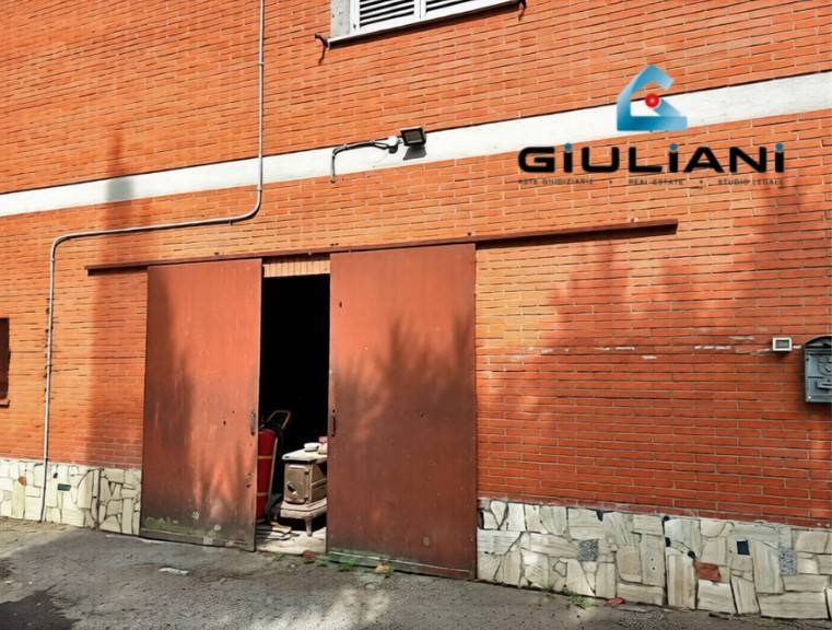 negozio in vendita a Lariano