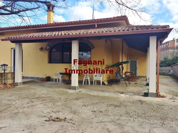 casa indipendente in vendita a Lariano