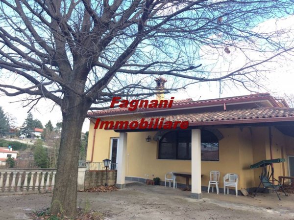 casa indipendente in vendita a Lariano