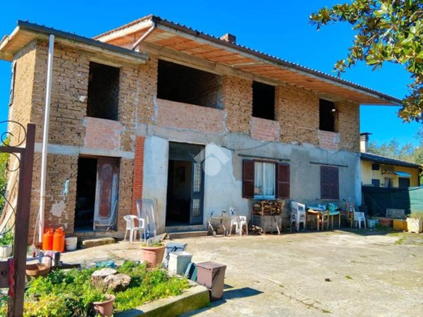 casa indipendente in vendita a Lariano