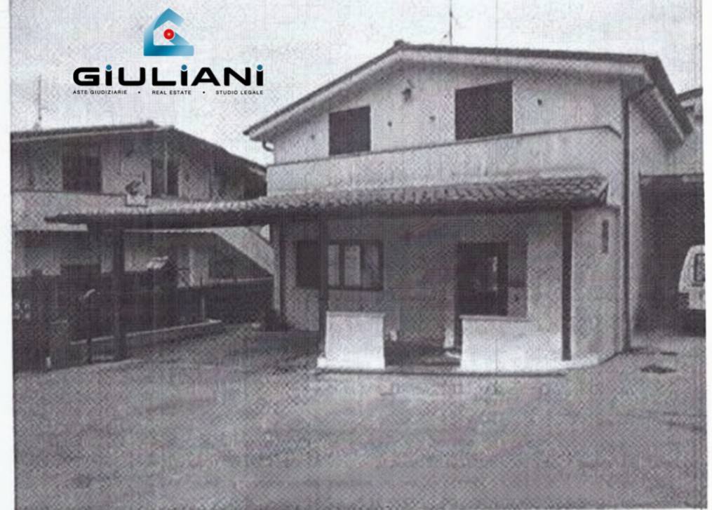 casa indipendente in vendita a Lariano