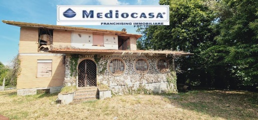 casa indipendente in vendita a Lariano