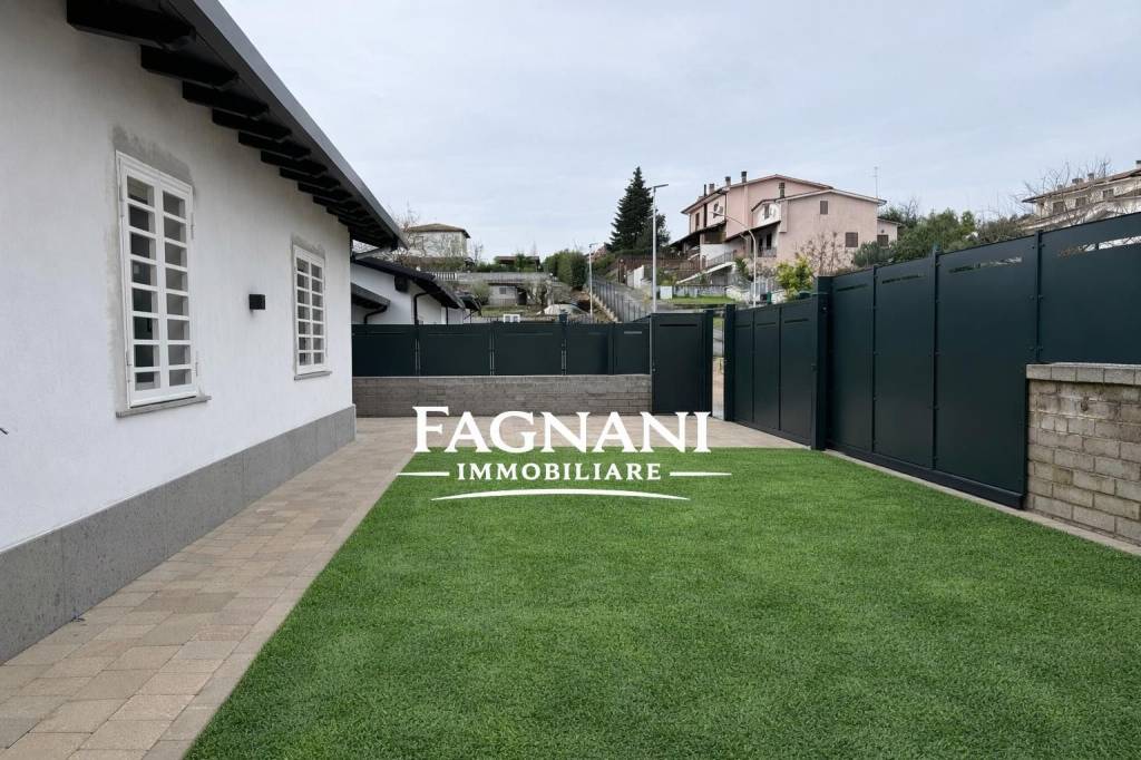 casa indipendente in vendita a Lariano