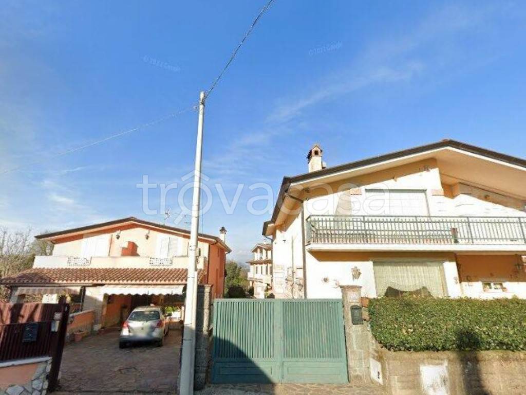 casa indipendente in vendita a Lariano