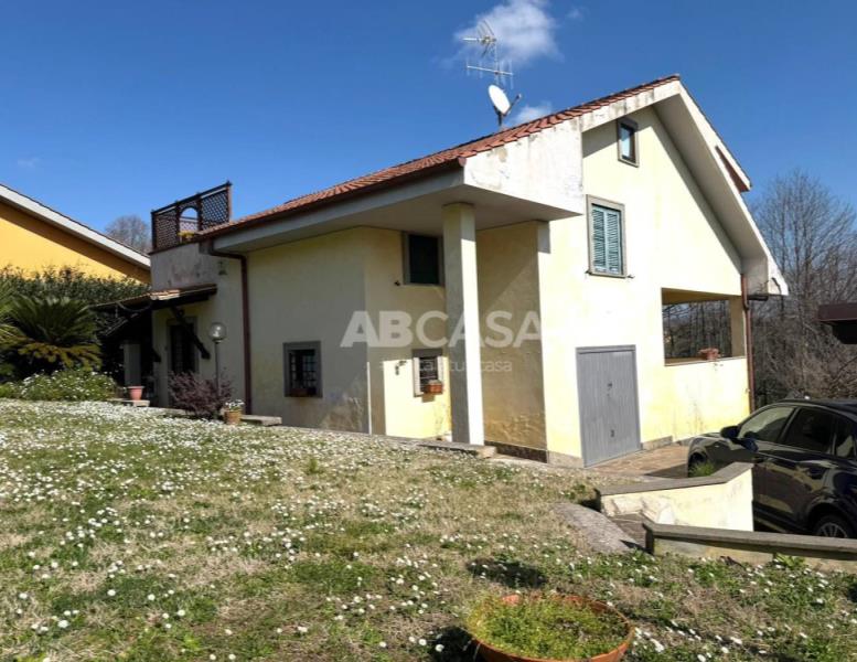 casa indipendente in vendita a Lariano