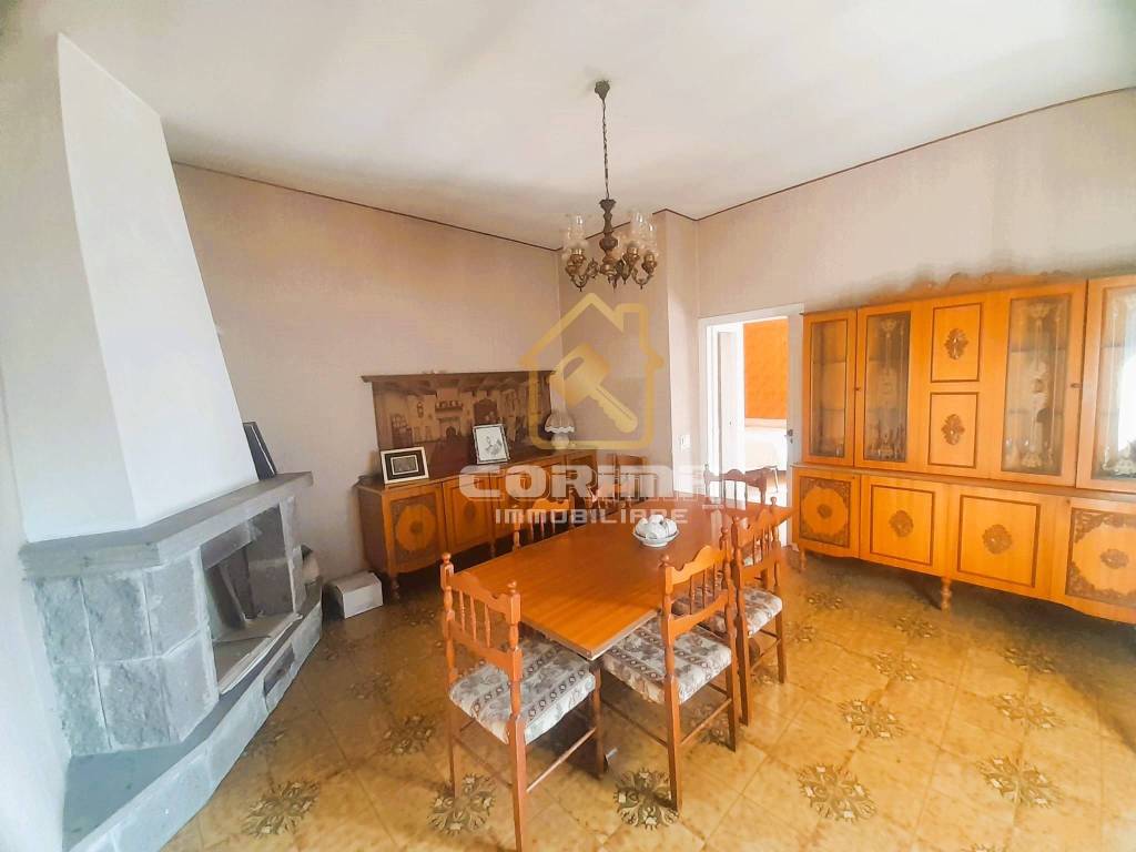 casa indipendente in vendita a Lariano