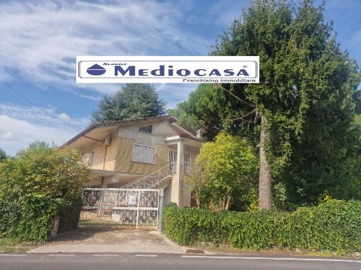 casa indipendente in vendita a Lariano