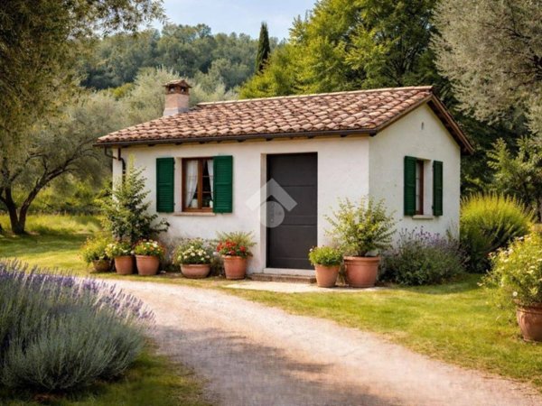 casa indipendente in vendita a Lariano