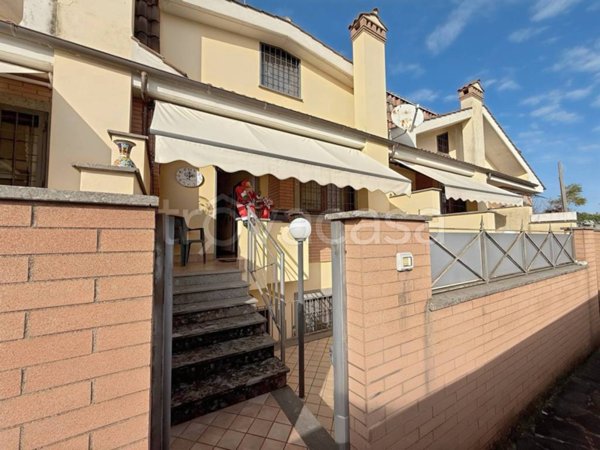 casa indipendente in vendita a Lariano