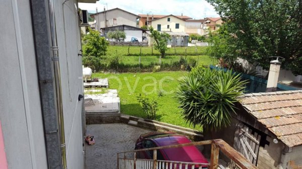 casa indipendente in vendita a Lariano