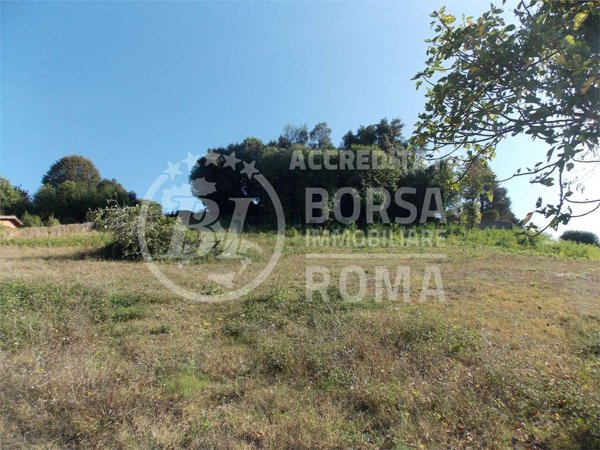 terreno edificabile in vendita a Lariano