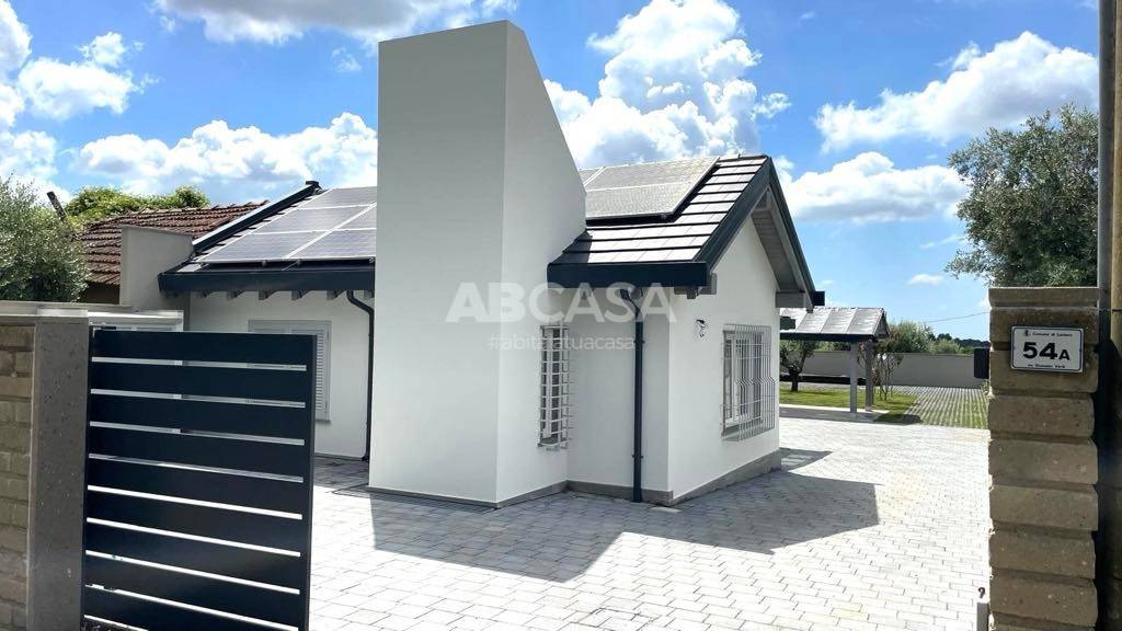 casa indipendente in vendita a Lariano