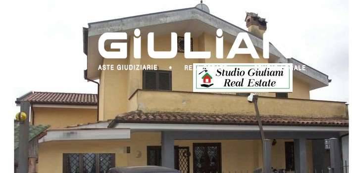 casa indipendente in vendita a Lariano