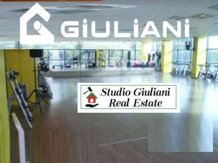 negozio in vendita a Lariano